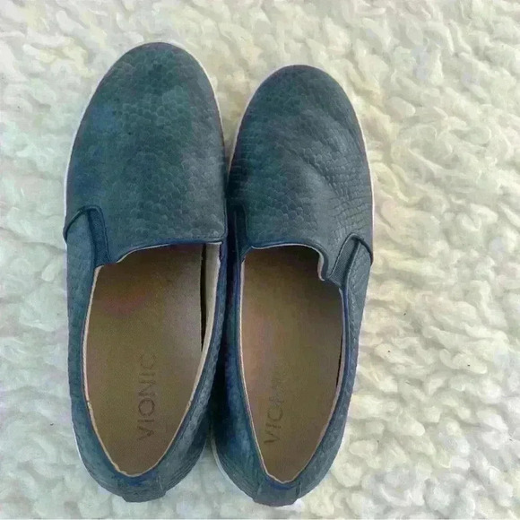 Vionic Midi Blue Faux Snake Slip On Deck Shoes. - Picture 1 of 7